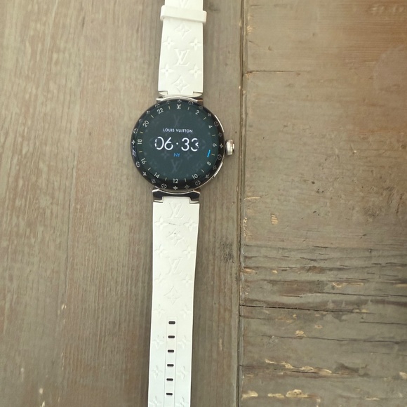 Louis Vuitton Tambour Horizon Smart Watch - Pristine Condition! - Picture 3 of 10